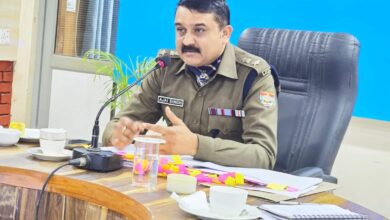 जनपद के सभी हिस्ट्रीशीटरो की गतिविधियों पर पुलिस की सख्त नज़र, 51 लापता हिस्ट्रीशीटरों की तलाश के लिए अभियान चलाने के एसएसपी देहरादून ने दिए निर्देश,