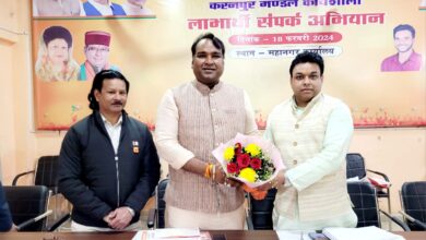 देहरादून महानगर कार्यालय पर अंबेडकर नगर मंडल की लाभार्थी कार्यशाला आयोजित की गई।