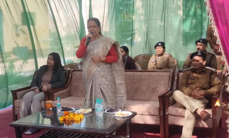 महिला आयोग की अध्यक्ष ने जिला कारागार पहुँचकर जाना महिला कैदियों का हाल, व्यवस्था देख कर हुई खुश महिला आयोग की अध्यक्ष ने जिला कारागार पहुँचकर जाना महिला कैदियों का हाल, व्यवस्था देख कर हुई खुश