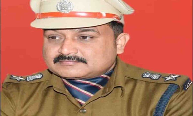 यातायात के सूचारू संचालन हेतु दून पुलिस ने चलाया अभियान।* यातायात के सूचारू संचालन हेतु दून पुलिस ने चलाया अभियान।*