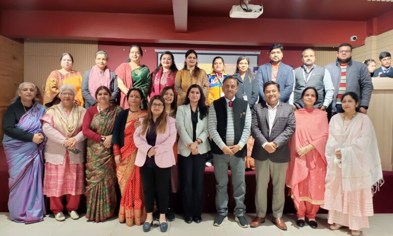आईटीएम के महिला सशक्तिकरण सेल और पीडीपी विभाग द्वारा आगामी अंतर्राष्ट्रीय महिला दिवस की पूर्वसंध्या में महिलाओं का सम्मान और उन्हें सशक्त बनाने के लिए एक पैनल चर्चा का आयोजन किया गया। आईटीएम के महिला सशक्तिकरण सेल और पीडीपी विभाग द्वारा आगामी अंतर्राष्ट्रीय महिला दिवस की पूर्वसंध्या में महिलाओं का सम्मान और उन्हें सशक्त बनाने के लिए एक पैनल चर्चा का आयोजन किया गया।
