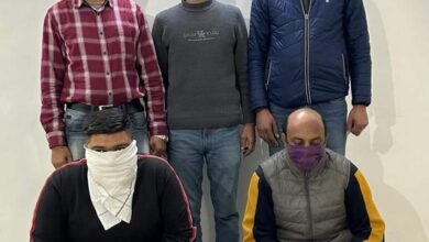 साइबर क्राइम पुलिस स्टेशन, देहरादून ने दिल्ली से गिरफ्तार किया। धोखाधड़ी में शामिल एक अभियुक्त पूर्व में गिरफ्तार किया जा चुका है।