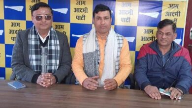 देहरादून। आज आप नेता एवं पूर्व राज्य मंत्री रविंद्र सिंह आनंद ने एक बयान जारी करते हुए कहा कि ई डी द्वारा अरविंद केजरीवाल को जो गिरफ्तार किया गया है बहुत दुर्भाग्यपूर्ण है, उन्होंने इसे लोकतंत्र की हत्या करार दिया ।