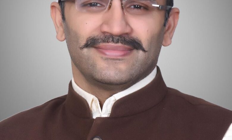 उत्तराखंड में विधानसभा बैकडोर भर्ती घोटालों में दायर अभिनव थापर की जनहित याचिका में हाईकोर्ट ने सरकार को 3 हफ्ते में जवाब दाखिल करने के दिए आदेश। उत्तराखंड में विधानसभा बैकडोर भर्ती घोटालों में दायर अभिनव थापर की जनहित याचिका में हाईकोर्ट ने सरकार को 3 हफ्ते में जवाब दाखिल करने के दिए आदेश।