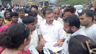 देहरादून नगर निगम सोती रही और अवैध बस्तियां बनती रही , काठ बंगला बस्ती में घरों से ज्यादा नियम कानून का ध्वस्तीकरण,