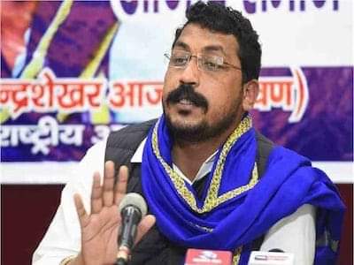 चंद्रशेखर ने मांग की है कि मॉब लिंचिंग करने वालों को मृत्यू दंड दिया जाना चाहिए, वरना मॉब लिंचिंग की ये घटनाएं होती रहेंगी। मैं सम्बन्धित राज्य सरकारों से मांग करता हूं मॉब लिंचिंग में जान गंवाने वाले मृतक के परिवार को एक करोड़ रुपया बतौर मुआवज़ा दिया जाए चंद्रशेखर ने मांग की है कि मॉब लिंचिंग करने वालों को मृत्यू दंड दिया जाना चाहिए, वरना मॉब लिंचिंग की ये घटनाएं होती रहेंगी। मैं सम्बन्धित राज्य सरकारों से मांग करता हूं मॉब लिंचिंग में जान गंवाने वाले मृतक के परिवार को एक करोड़ रुपया बतौर मुआवज़ा दिया जाए