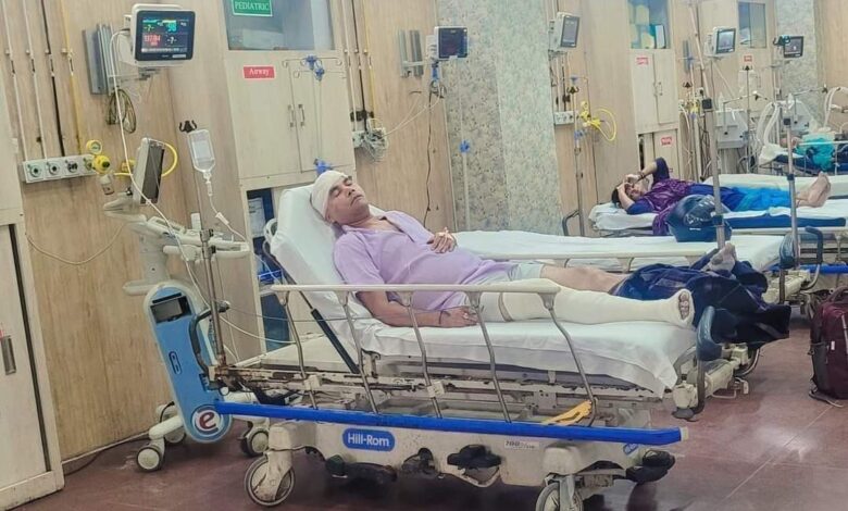 गलती सिर्फ इतनी थी की पिछले 6 महीनों ने नकारा पुलिस को जो काम करना चाहिए था वो ये पत्रकार कर रहा था। गलती सिर्फ इतनी थी की पिछले 6 महीनों ने नकारा पुलिस को जो काम करना चाहिए था वो ये पत्रकार कर रहा था।