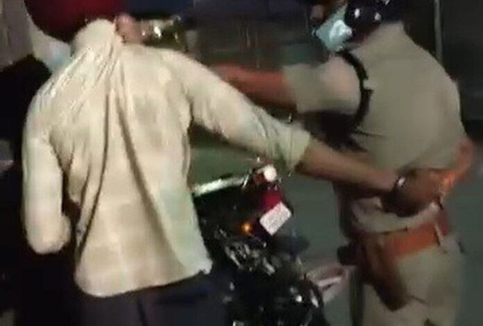 सिख युवक से मारपीट करने वाला दारोगा लाइन हाजिर सिख युवक से मारपीट करने वाला दारोगा लाइन हाजिर
