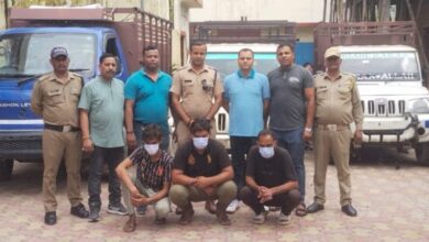 चोरी के तीन वाहनों सहित मामा-भांजे गिरफ्तार