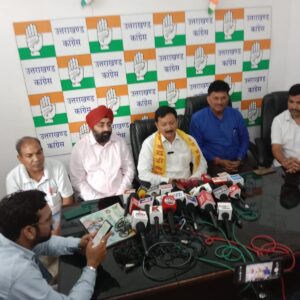 केदारनाथ मार्ग पर अव्यवस्थाआंे का बोलबाला,यात्रियों की हो रही फजीहतः माहरा केदारनाथ मार्ग पर अव्यवस्थाआंे का बोलबाला,यात्रियों की हो रही फजीहतः माहरा