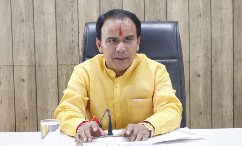 डेंगू रोकथाम को प्रभावी कदम उठायें सीएमओः डॉ. धन सिंह डेंगू रोकथाम को प्रभावी कदम उठायें सीएमओः डॉ. धन सिंह