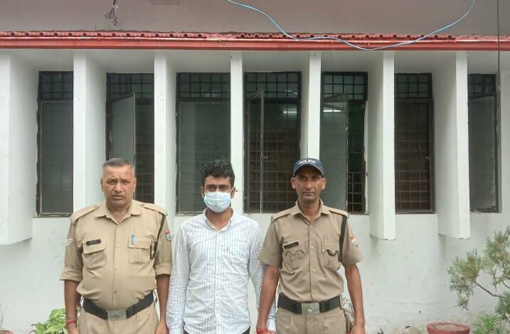 ग्राफिक एरा युनिवर्सिटी की महिला पदाधिकारी की अश्लील मॉर्फ वीडियो बनाने वाला गिरफ्तार ग्राफिक एरा युनिवर्सिटी की महिला पदाधिकारी की अश्लील मॉर्फ वीडियो बनाने वाला गिरफ्तार