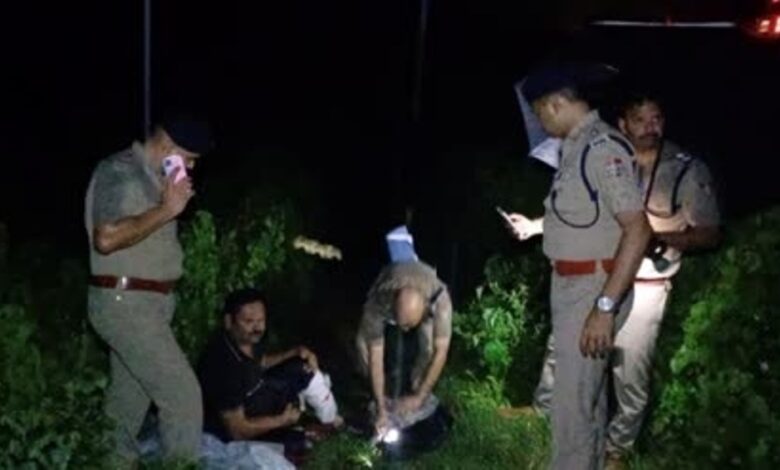 पुलिस मुठभेड़ में बदमाश के पैर में लगी गोली पुलिस मुठभेड़ में बदमाश के पैर में लगी गोली