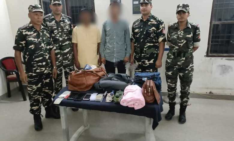 7.65 एमएम के 40 कारतूसों के साथ विधायक का भाई साथी संग गिरफ्तार 7.65 एमएम के 40 कारतूसों के साथ विधायक का भाई साथी संग गिरफ्तार