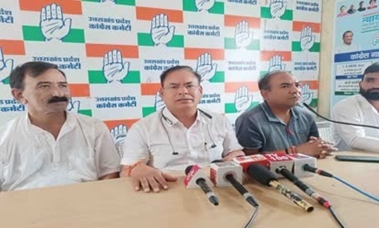 कांग्रेस विधायक ने लिया छह माह तक बढ़े वेतन भत्तों का लाभ न लेने का फैसला कांग्रेस विधायक ने लिया छह माह तक बढ़े वेतन भत्तों का लाभ न लेने का फैसला