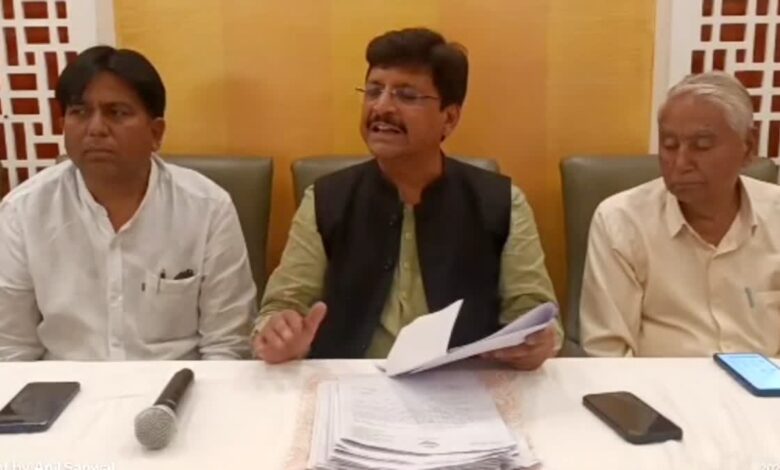 सीएम धामी ने मांगे थे 10 योजनाओं के प्रस्ताव, स्वीकृत हुए सिर्फ तीनः तिवारी सीएम धामी ने मांगे थे 10 योजनाओं के प्रस्ताव, स्वीकृत हुए सिर्फ तीनः तिवारी