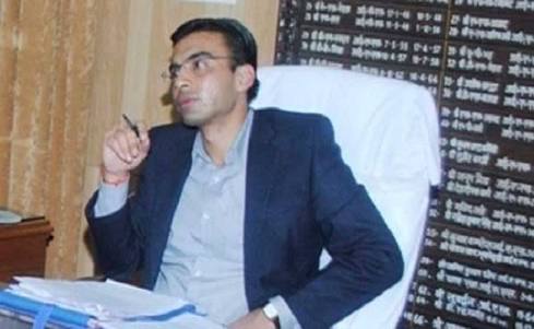 डीएम ने की नगर निगम के सफाई कार्यों की समीक्षा डीएम ने की नगर निगम के सफाई कार्यों की समीक्षा