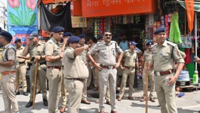 पल्टन बाजार में पुलिस ने चलाया सत्यापन अभियान, दर्जनों हिरासत में