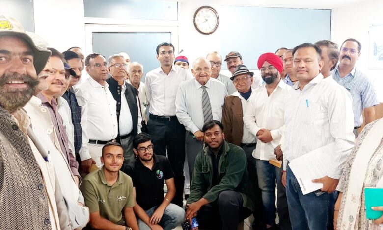इमरजेंसी लैंडिग के 16 घंटे बाद मुनस्यारी पहुंचे मुख्य चुनाव आयुक्त इमरजेंसी लैंडिग के 16 घंटे बाद मुनस्यारी पहुंचे मुख्य चुनाव आयुक्त