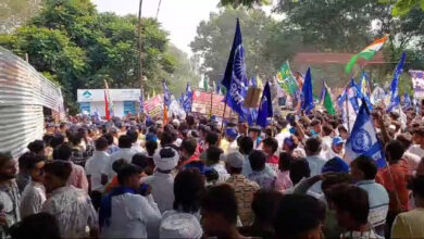 भीम आर्मी ने हरिद्वार में घेरा डीएम आफिस, चंद्रशेखर आजाद ने दिया धरना