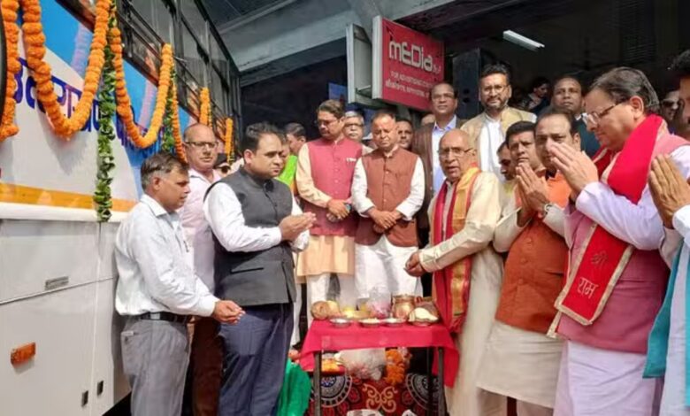 130 नई बसें उत्तराखण्ड परिवहन निगम के बेड़े में शामिल 130 नई बसें उत्तराखण्ड परिवहन निगम के बेड़े में शामिल