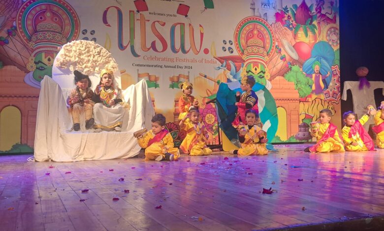 देहरादून। पीकबू स्कूल के वार्षिकोत्सव में बच्चों ने भारत के त्यौहारों का उत्सव मनाया। इस मौके पर बच्चों ने भारत में मनाए जाने वाले विभिन्न त्यौहारों को रंगारंग कार्यक्रमों के माध्यम से प्रस्तुत किया । देहरादून। पीकबू स्कूल के वार्षिकोत्सव में बच्चों ने भारत के त्यौहारों का उत्सव मनाया। इस मौके पर बच्चों ने भारत में मनाए जाने वाले विभिन्न त्यौहारों को रंगारंग कार्यक्रमों के माध्यम से प्रस्तुत किया ।