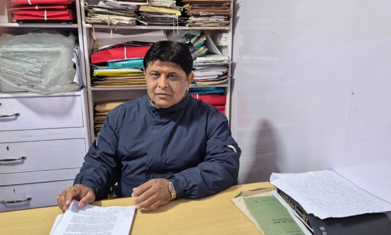 भाजपा उम्मीदवार कमली भट्ट के खिलाफ कोर्ट की शरण लेंगे विकेश नेगी, नामांकन पर दर्ज कराई थी आपत्ति भाजपा उम्मीदवार कमली भट्ट के खिलाफ कोर्ट की शरण लेंगे विकेश नेगी, नामांकन पर दर्ज कराई थी आपत्ति