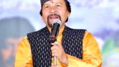 दुनिया को हंसाने वाला आज सबको रुलाकर चला गया