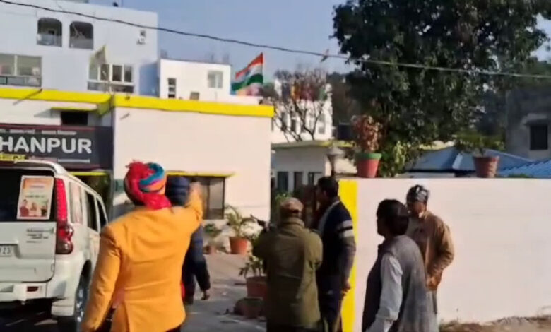 कोर्ट ने कुवंर प्रणव सिंह चैम्पियन की याचिका की खारिज कोर्ट ने कुवंर प्रणव सिंह चैम्पियन की याचिका की खारिज