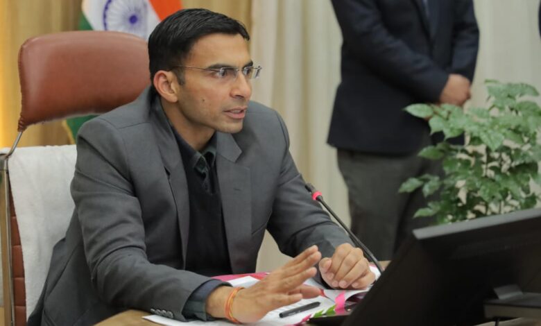आईएसबीटी चौक ड्रेनेज सिस्टम का होगा स्थायी समाधानः डीएम आईएसबीटी चौक ड्रेनेज सिस्टम का होगा स्थायी समाधानः डीएम