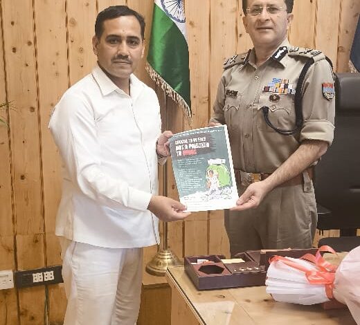 पिछले साल 1 लाख युवाओं को पूरे उत्तराखंड में “ना ड्रग्स लेंगे ना ड्रग्स लेने देंगे” अभियान के तहत यह शपथ दिलाई पिछले साल 1 लाख युवाओं को पूरे उत्तराखंड में “ना ड्रग्स लेंगे ना ड्रग्स लेने देंगे” अभियान के तहत यह शपथ दिलाई