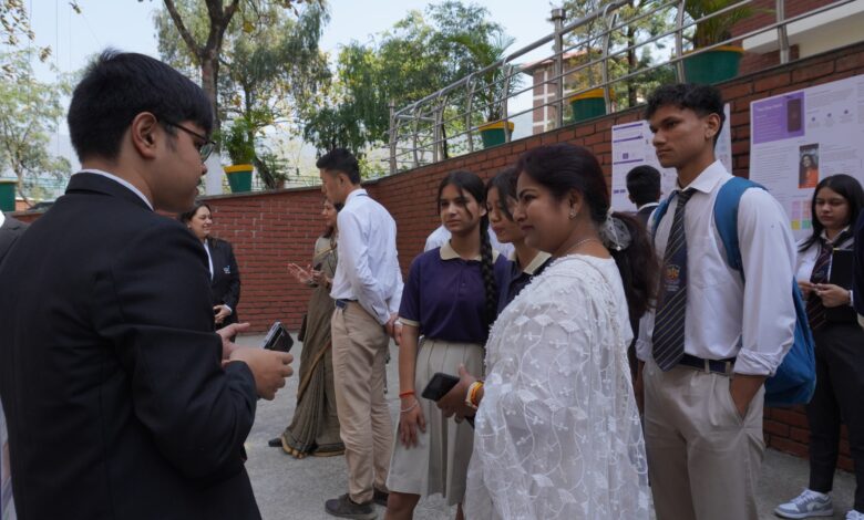 डीआईटी यूनिवर्सिटी के स्कूल ऑफ डिज़ाइन में डिज़ाइन डिग्री शो 2025: रचनात्मकता, अभिव्यक्ति और नवाचार का जश्न डीआईटी यूनिवर्सिटी के स्कूल ऑफ डिज़ाइन में डिज़ाइन डिग्री शो 2025: रचनात्मकता, अभिव्यक्ति और नवाचार का जश्न