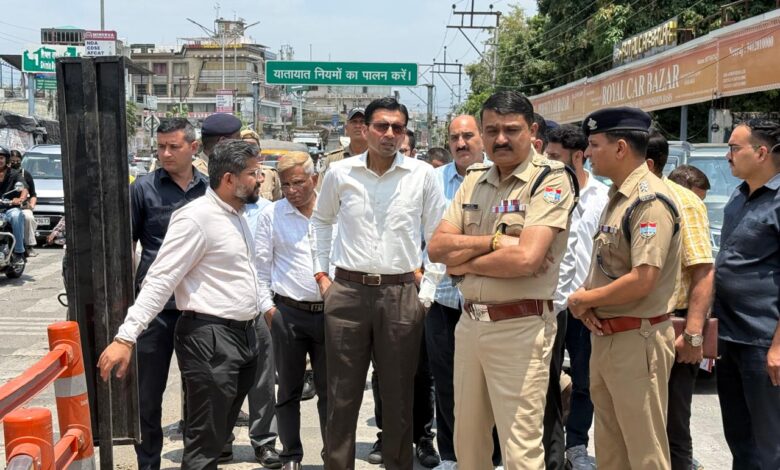 जिलाधिकारी देहरादून तथा एसएसपी देहरादून ने किया आईएसबीटी फ्लाईओवर का निरीक्षण जिलाधिकारी देहरादून तथा एसएसपी देहरादून ने किया आईएसबीटी फ्लाईओवर का निरीक्षण