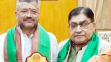 श्री शर्मा ने महापौर को आगाह किया कि बरसात का मौसम नजदीक है और यह नाला हर साल विकराल रूप ले लेता है, जिससे हजारों लोगों के घरों में पानी भर जाता है और भारी नुकसान होता है। उन्होंने दुख व्यक्त करते हुए कहा कि इस नाले में बहकर कई लोगों की जान जा चुकी है, फिर भी शासन-प्रशासन का इस ओर कोई ध्यान नहीं है।